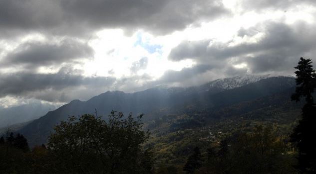 Καιρός: Βοριάδες και καταιγίδες, αλλά και 36αρια!