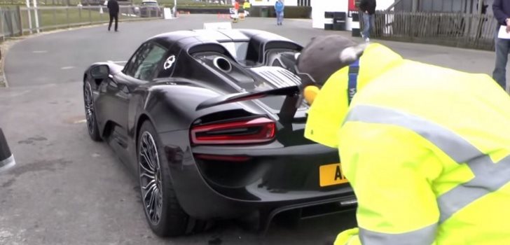 Πού να βρίσκονται οι εξατμίσεις της Porsche 918 Spyder άραγε;