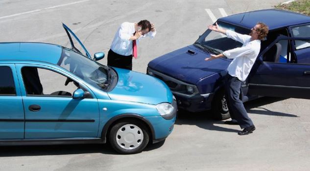 Μεγάλη προσοχή: Σε τράκαρε ανασφάλιστο όχημα; Δες τι πρέπει να κάνεις!