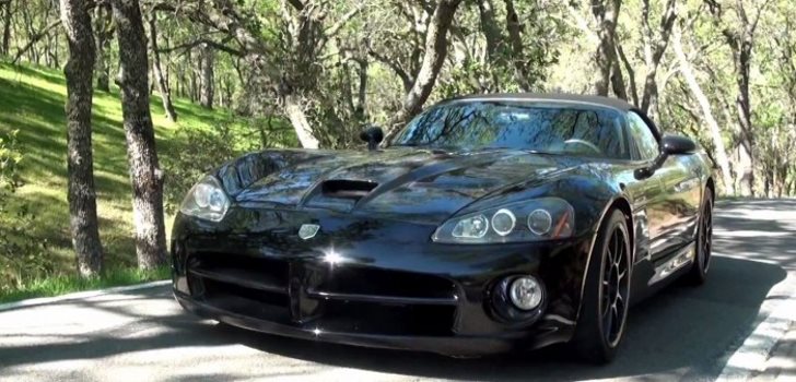 Απολαυστικός ήχος και πλάνα από μία Dodge Viper SRT-10 1000 ίππων